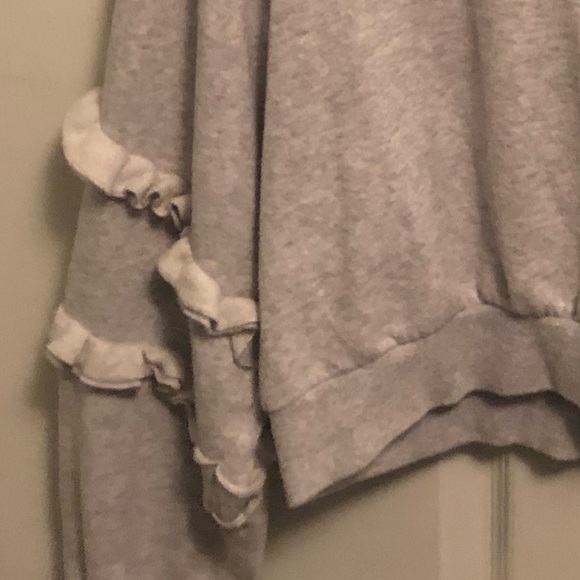 Cropped Sweater - Picture 2 of 2